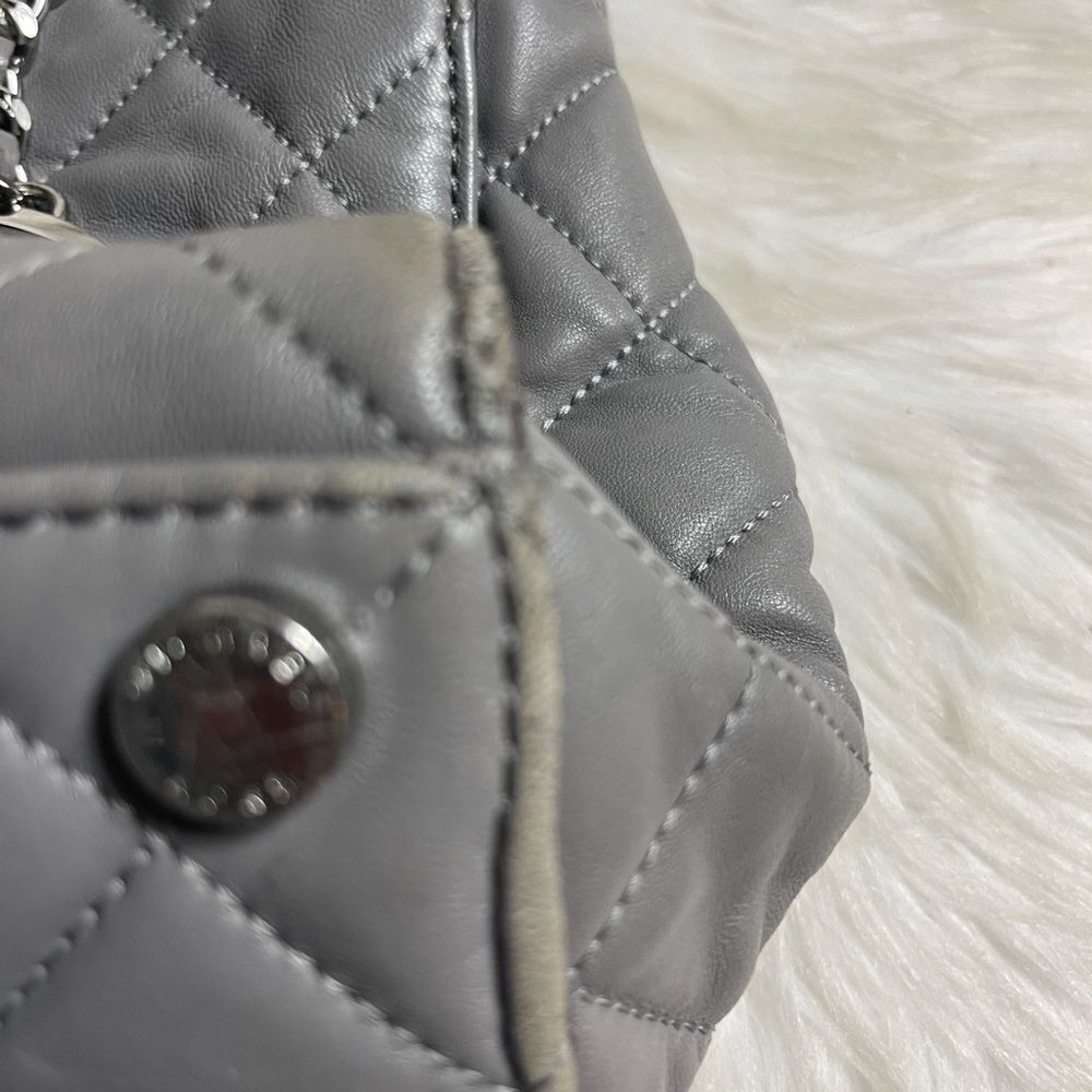 Michael Kors soft leather gray quilted shoulder bag silver tone chain straps. - Picture 15 of 16